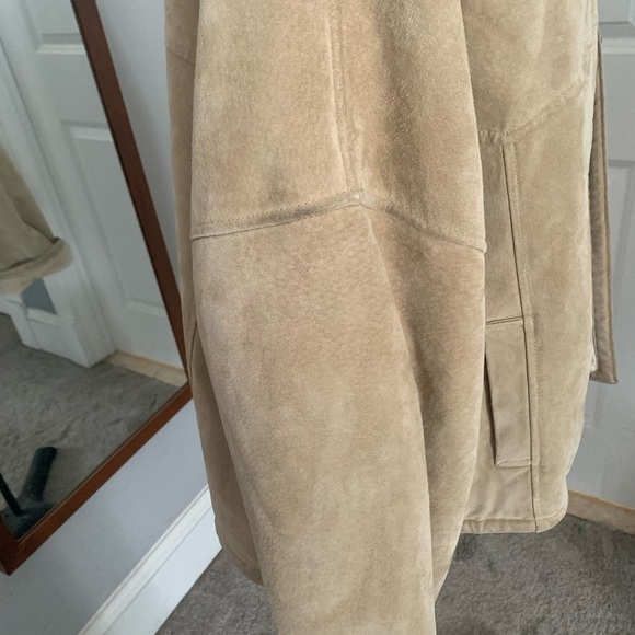 Jones New York Tan and Cream / Ivory Suede Jacket lined with faux fur. - Picture 12 of 15